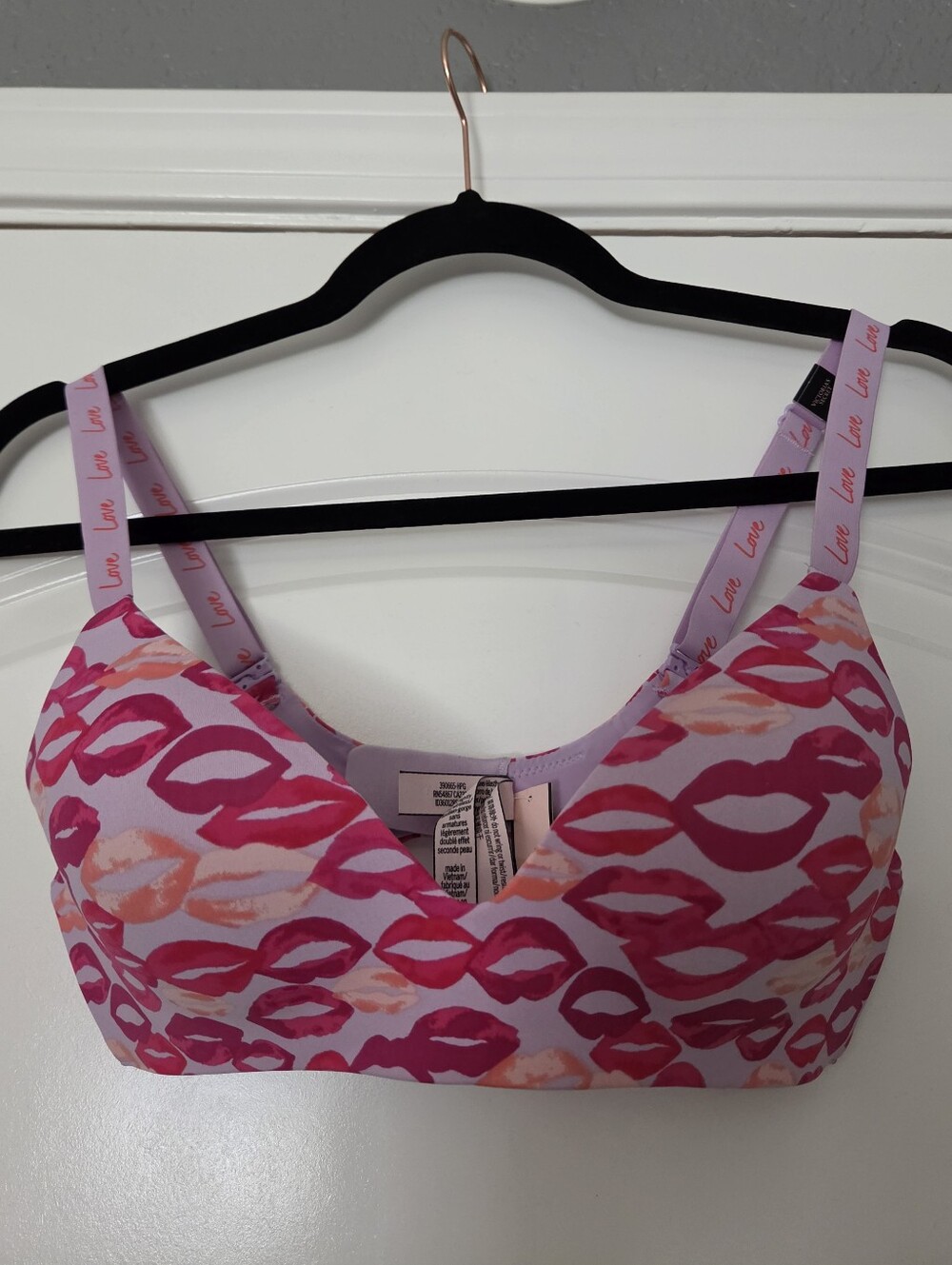 Victoria's Secret Lip-Print Seamless T-Shirt Bra - Pink & Peach